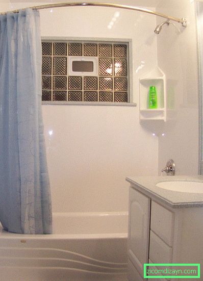 mały design-sypialnia-pomysł-z-niebieskim-prysznicem-kurtyny-biały-wanna-i-biały-próżność-godna podziwu-małe-projekt-sypialnia-pomysły